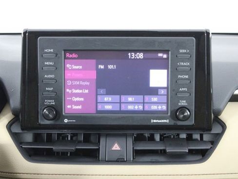 Used 2020 Toyota RAV4 LE image 28