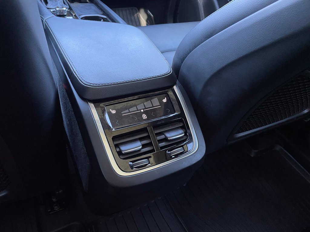 Used 2022 Volvo XC90 T5 Momentum AWD/4WD image 28