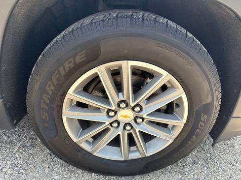 Certified 2023 Chevrolet Traverse LT AWD/4WD image 16