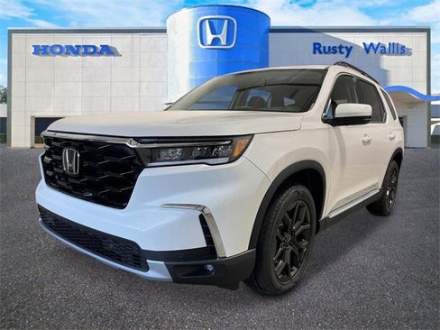 New 2025 Honda Pilot Touring image 7