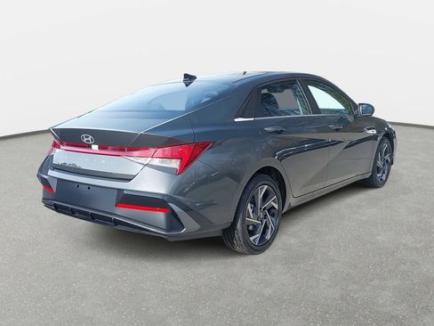 New 2025 Hyundai Elantra SEL w/ Cargo Package image 5