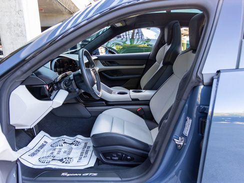 Certified 2025 Porsche Taycan GTS image 29