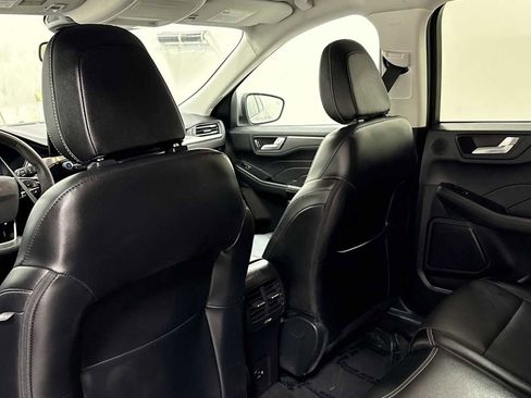 Used 2021 Ford Escape Titanium image 25