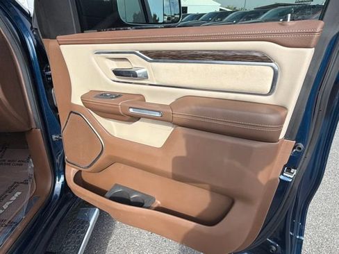 Used 2019 RAM 1500 Laramie AWD/4WD image 8