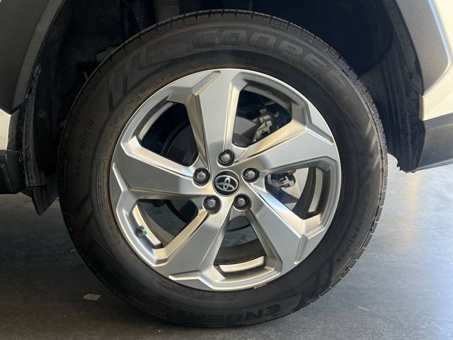 Used 2021 Toyota RAV4 Limited AWD/4WD image 10
