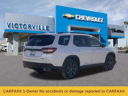Used 2025 Honda Pilot Sport image 4