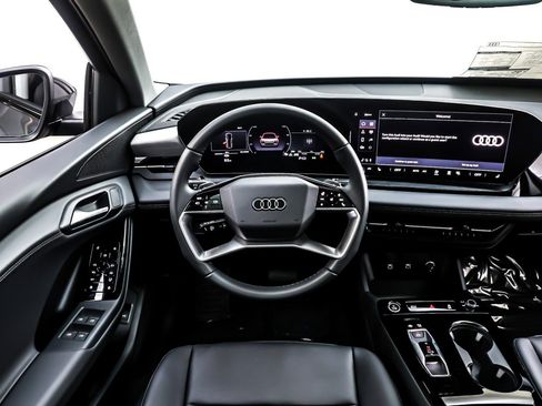 New 2025 Audi Q6 e-tron Premium image 4