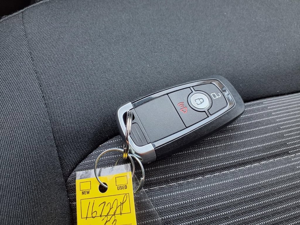 Used 2023 Ford Edge SEL AWD/4WD image 15