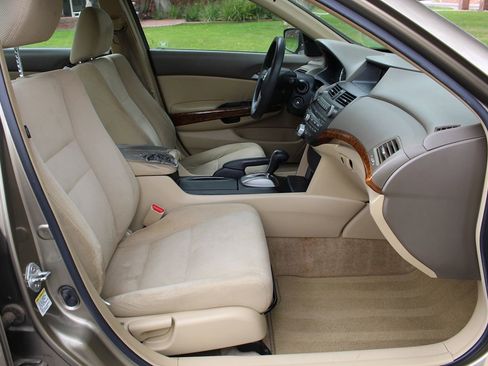 Used 2009 Honda Accord EX image 17