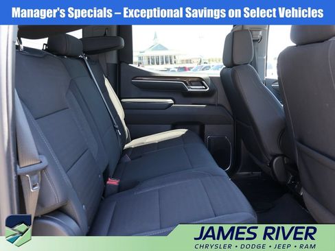 Used 2025 Chevrolet Silverado 1500 LT AWD/4WD image 12