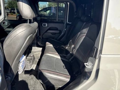 Used 2021 Jeep Gladiator Rubicon AWD/4WD image 15