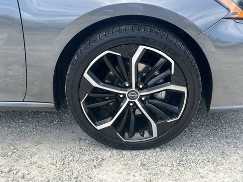 Used 2024 Nissan Altima 2.5 SR FWD image 13