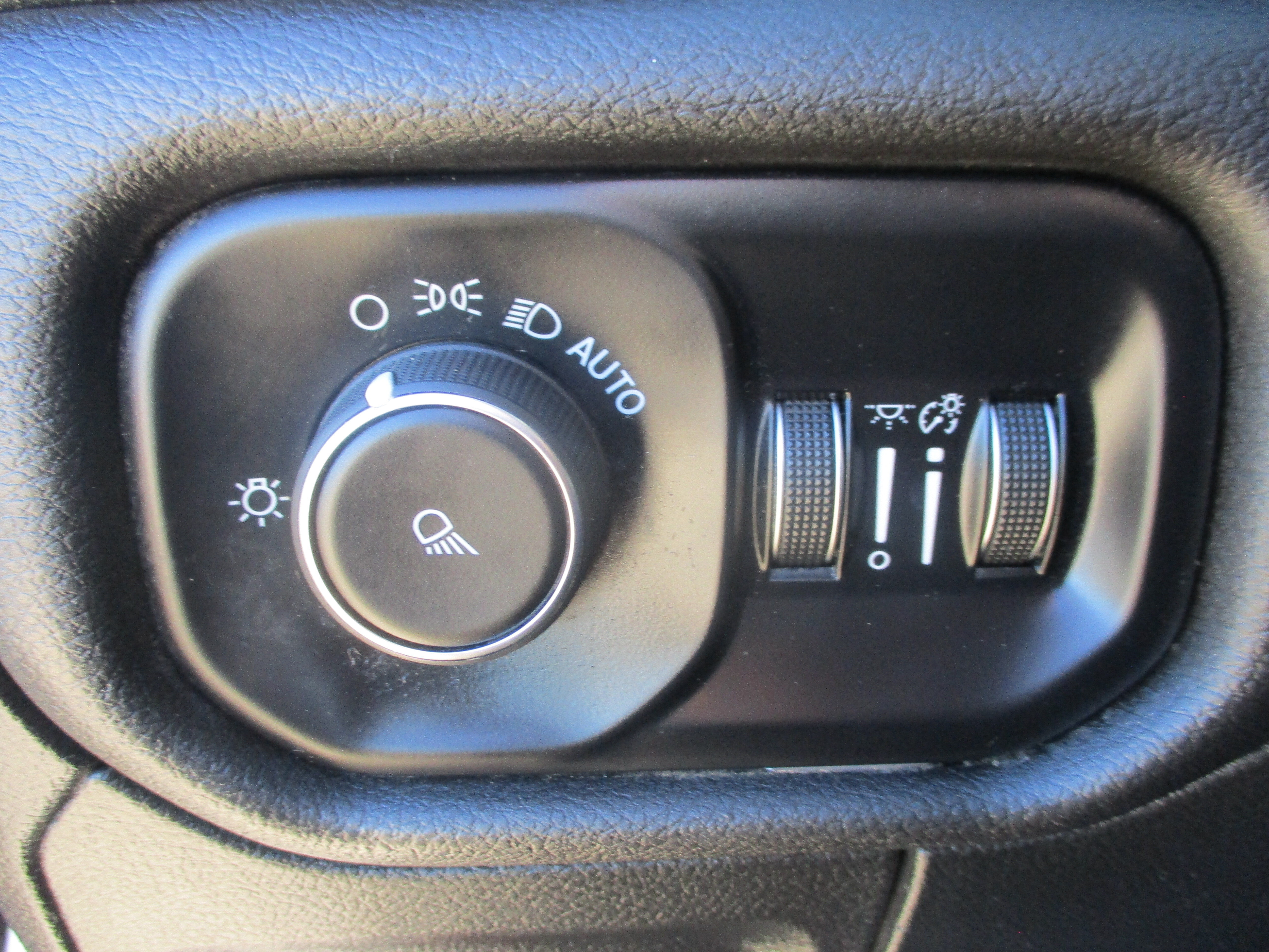 Used 2019 RAM 1500 Tradesman AWD/4WD image 18