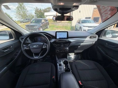Used 2025 Ford Escape Active w/ Cold Weather Package FWD image 17