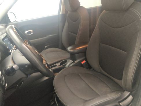 Used 2018 Kia Soul w/ Convenience Package FWD image 17