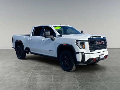 Used 2025 GMC Sierra 2500 AT4 w/ AT4 Premium Plus Package image 7