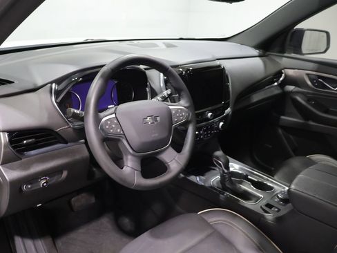 Used 2023 Chevrolet Traverse Premier w/ Redline Edition image 17
