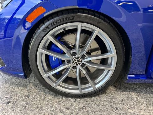 Used 2024 Volkswagen Golf R image 45