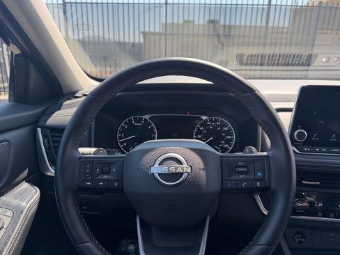 Used 2025 Nissan Rogue SV FWD image 36