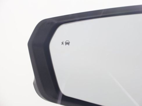 Used 2018 Chevrolet Equinox LT image 22