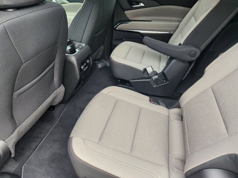 New 2026 Chevrolet Traverse LT w/ Sun and Wheel Package FWD image 24