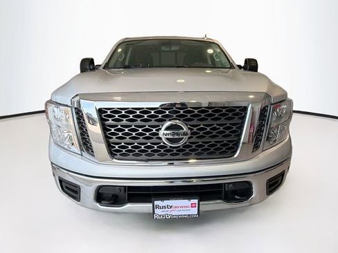 Used 2018 Nissan Titan SV w/ SV Convenience Package AWD/4WD image 2
