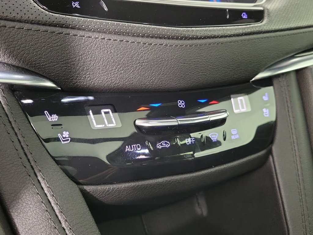 Used 2022 Cadillac XT5 Premium Luxury w/ Technology Package FWD image 30
