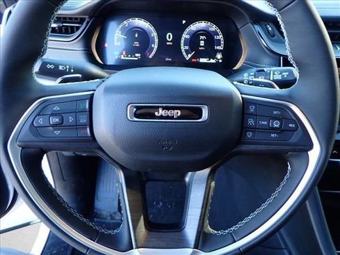 New 2026 Jeep Grand Cherokee Altitude image 15