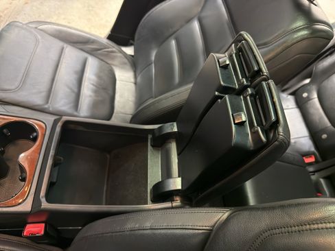 Used 2014 Volkswagen Touareg TDI image 18