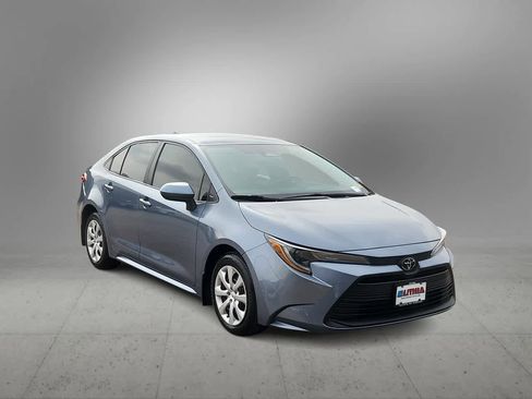 Certified 2024 Toyota Corolla LE image 2