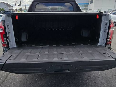 Certified 2025 Chevrolet Silverado EV RST AWD/4WD image 5
