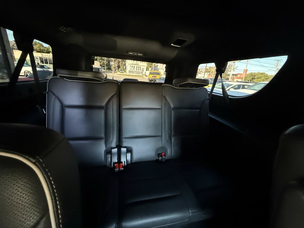 Used 2022 Chevrolet Suburban Premier AWD/4WD image 17