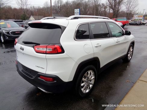 Used 2017 Jeep Cherokee Limited AWD/4WD image 3