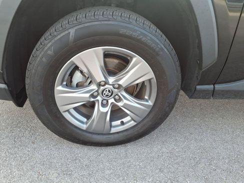 Used 2024 Toyota RAV4 XLE AWD/4WD image 9