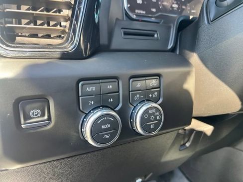 Used 2025 GMC Sierra 2500 AT4 AWD/4WD image 21
