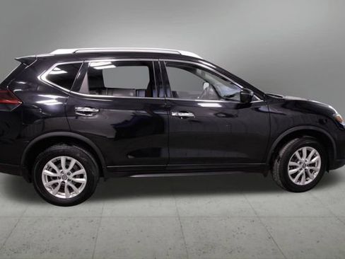 Used 2018 Nissan Rogue SV w/ Premium Package image 6
