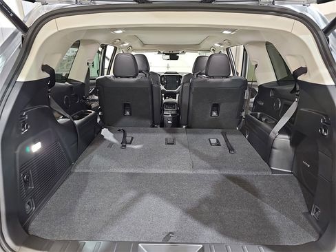 New 2026 Subaru Ascent Limited image 13