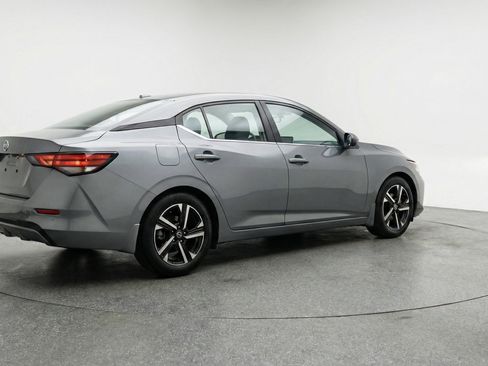 Used 2025 Nissan Sentra SV image 9