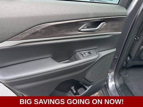 New 2025 Jeep Grand Cherokee Limited w/ Black Appearance Package image 40