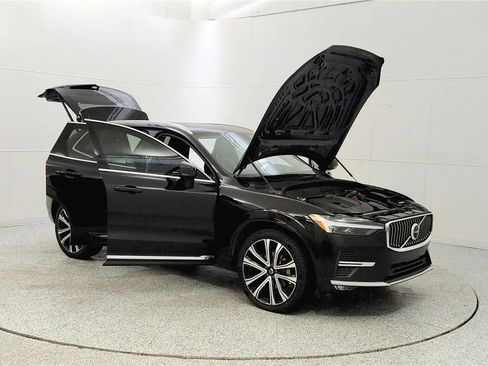 Used 2023 Volvo XC60 B5 Ultimate w/ Climate Package image 9