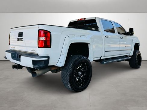 Used 2017 GMC Sierra 2500 Denali w/ Duramax Plus Package AWD/4WD image 8