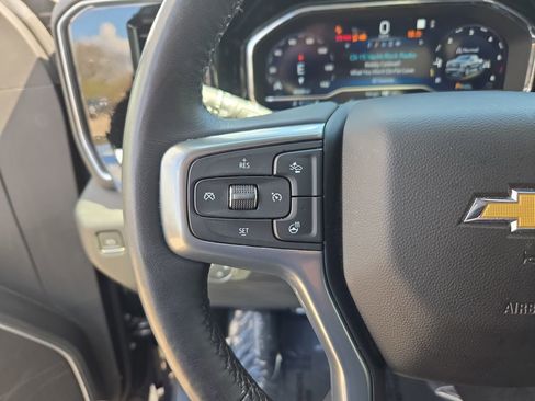 Used 2022 Chevrolet Silverado 1500 LT AWD/4WD image 19