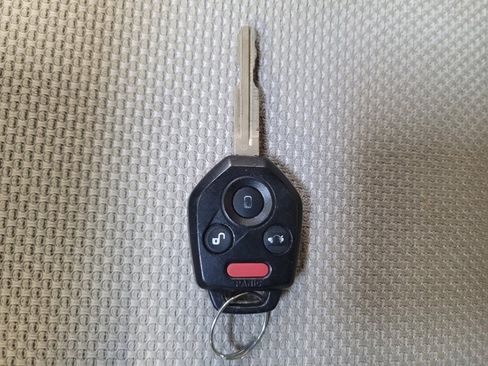 Used 2017 Subaru Crosstrek 2.0i Premium image 32