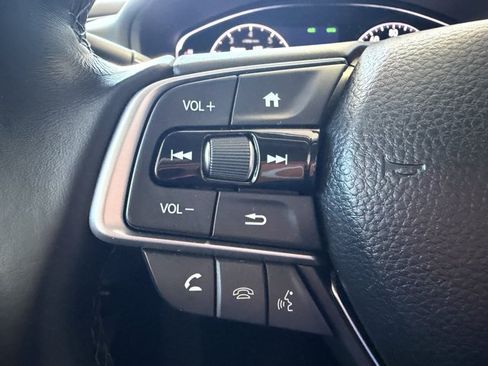 Used 2018 Honda Accord Touring image 17
