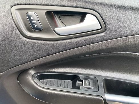 Used 2017 Ford Escape Titanium image 13