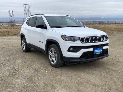 Used 2023 Jeep Compass Latitude w/ Convenience Group image 19