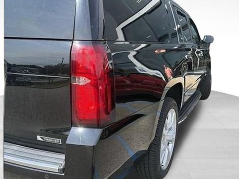 Used 2018 Chevrolet Suburban Premier AWD/4WD image 11
