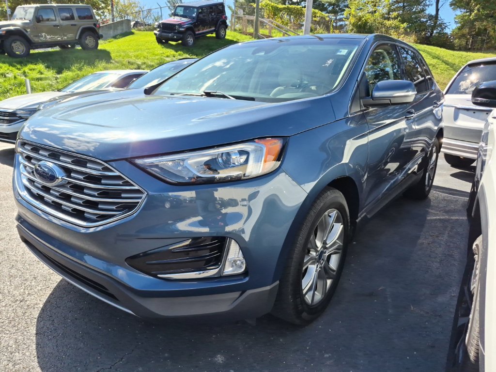 Used 2019 Ford Edge Titanium w/ Cold Weather Package AWD/4WD image 2