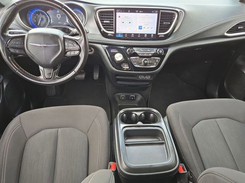 Used 2021 Chrysler Pacifica Touring w/ S Appearance Package image 13