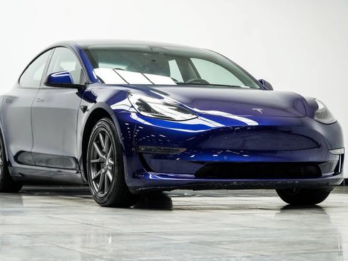 Used 2022 Tesla Model 3 Long Range AWD/4WD image 4